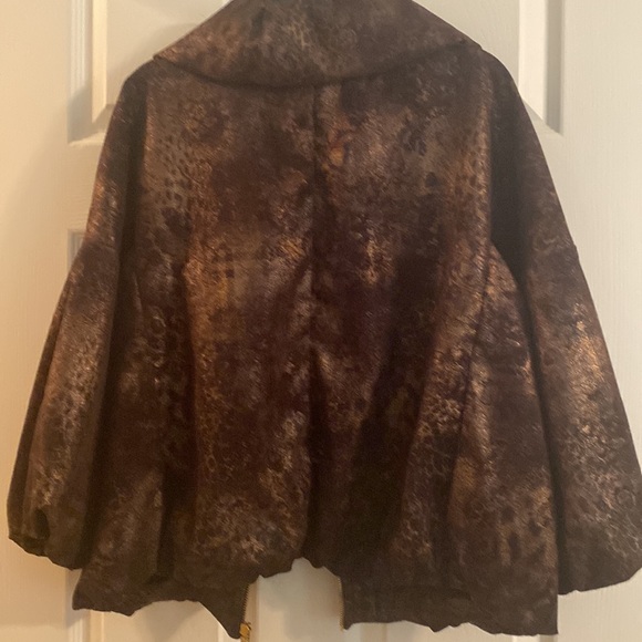 Gorgeous bomber style jacket with puff collar - Picture 3 of 7